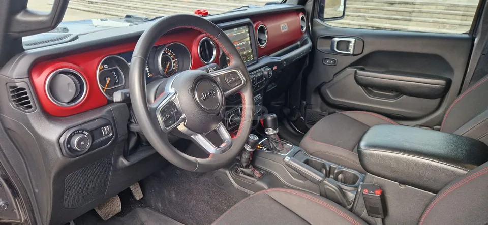 Jeep Wrangler Rubicon 4dr 4x4 Automatic 2023 — миниатюра 4