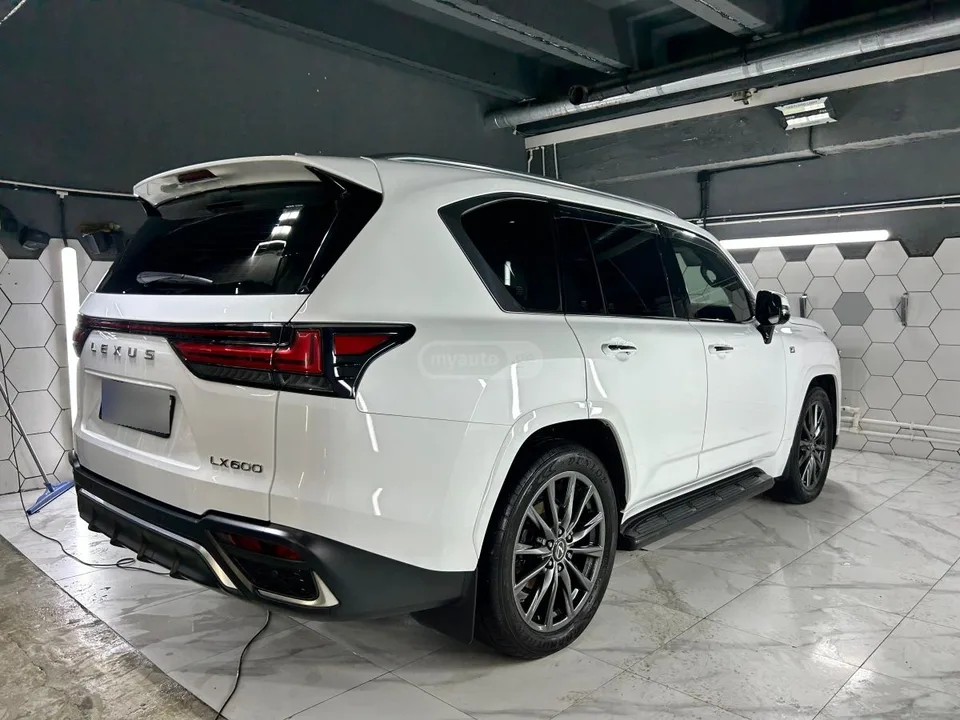Lexus LX 600 F-sport 2023 — миниатюра 2