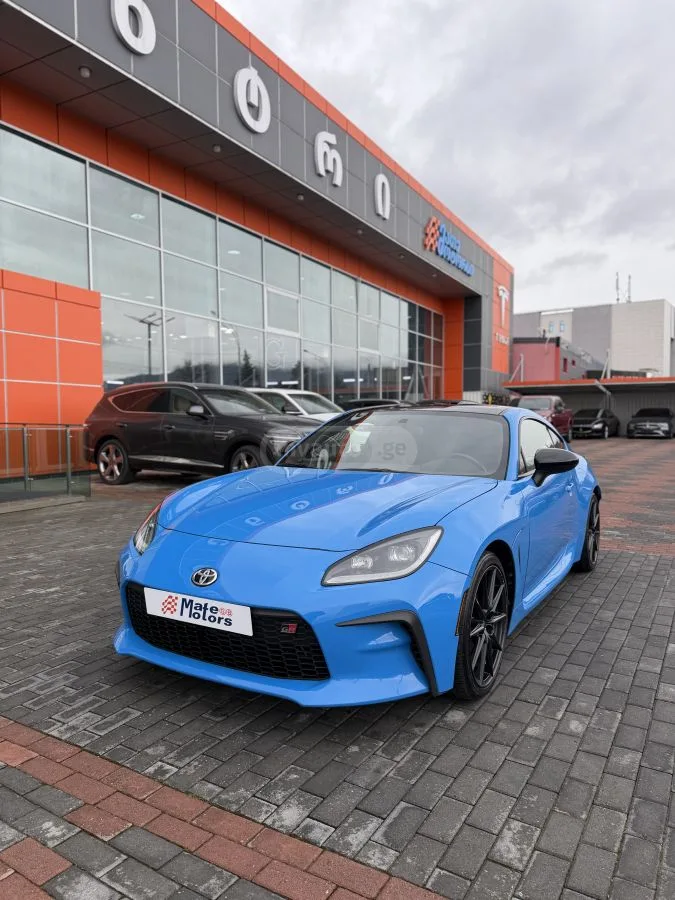 Toyota GR86 Premium 2dr Coupe Manual 2022 — фото 1, купить с доставкой в Москву