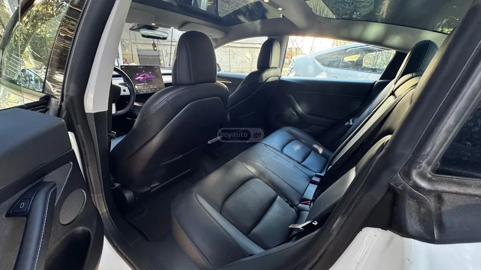 Tesla Model 3 dual motor long range 2022 — миниатюра 3