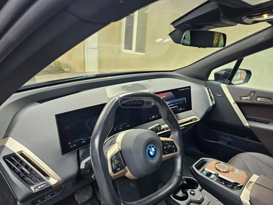 BMW IX 2023 — миниатюра 3
