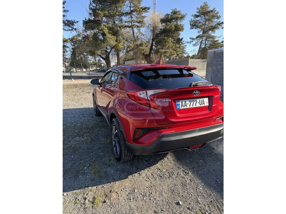 Toyota C-HR Limited 4dr Front-Wheel Drive 2022 — миниатюра 3