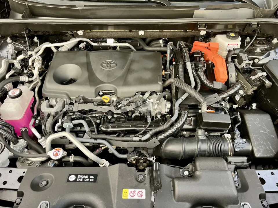 Toyota RAV4 2022 — миниатюра 4