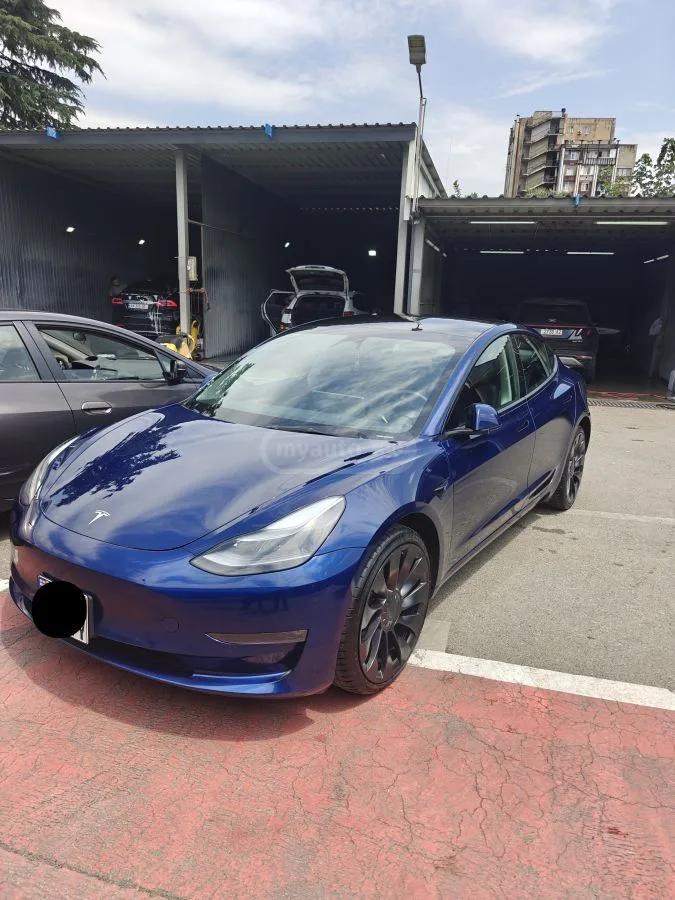 Tesla Model 3 Performance 2023 — фото 1, купить с доставкой в Москву