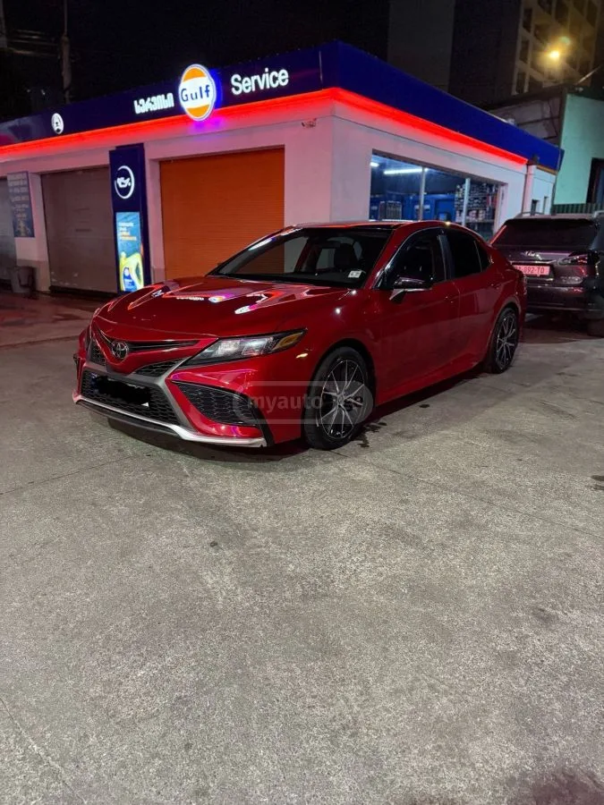 Toyota Camry LE 4dr All-Wheel Drive Sedan A 2022 — фото 1, купить с доставкой в Москву