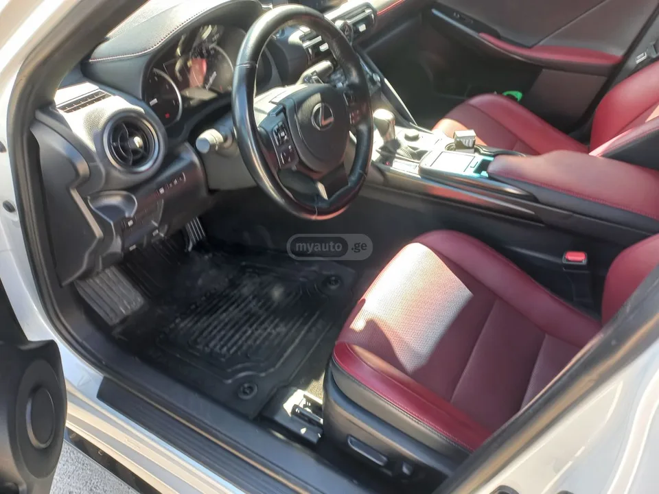 Lexus IS 300 2023 — миниатюра 3