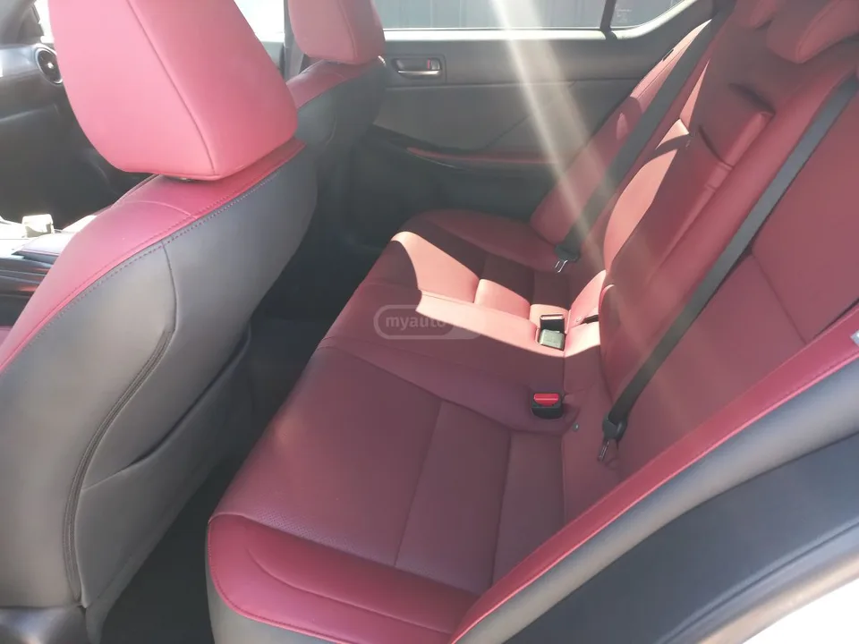 Lexus IS 300 2023 — миниатюра 5