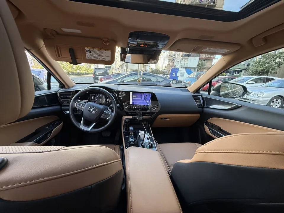 Lexus NX 350 Base 4dr All-Wheel Drive Autom 2023 — миниатюра 3