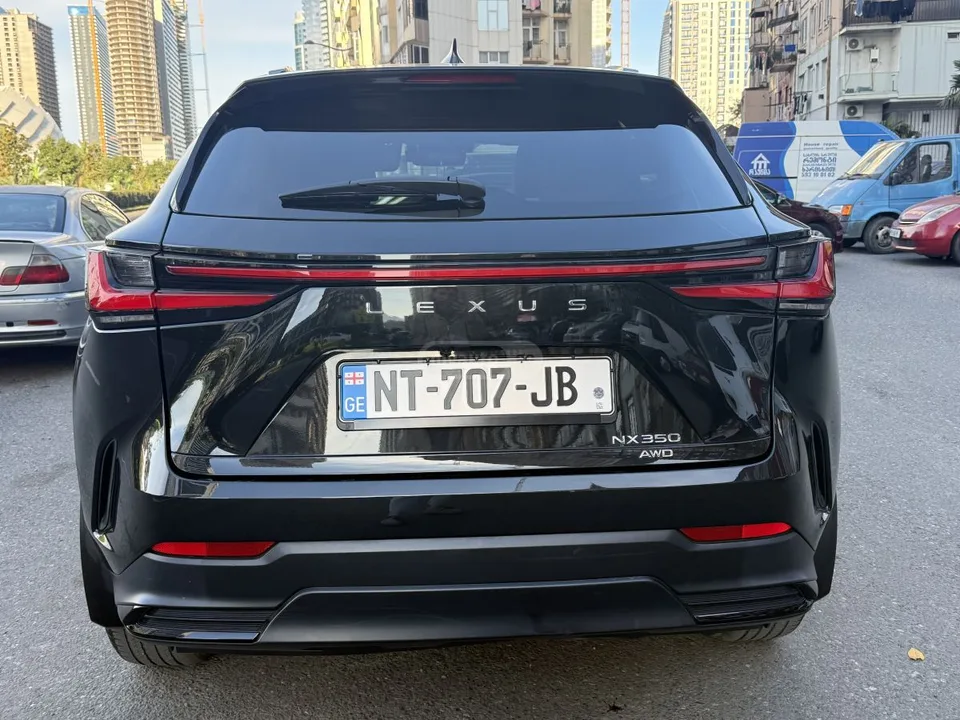 Lexus NX 350 Base 4dr All-Wheel Drive Autom 2023 — миниатюра 4