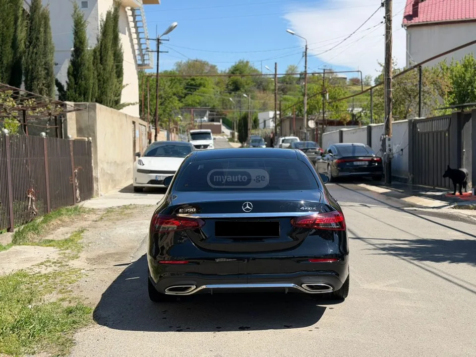 Mercedes-Benz E 350 2023 — миниатюра 2