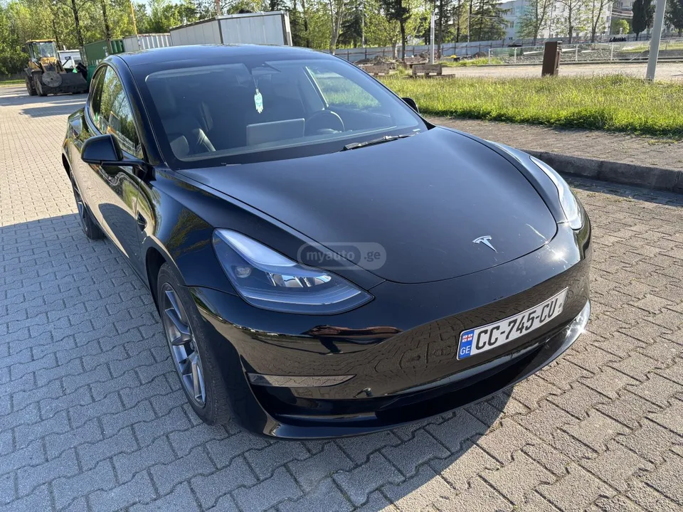 Tesla Model 3 2023 — фото 1, купить с доставкой в Москву