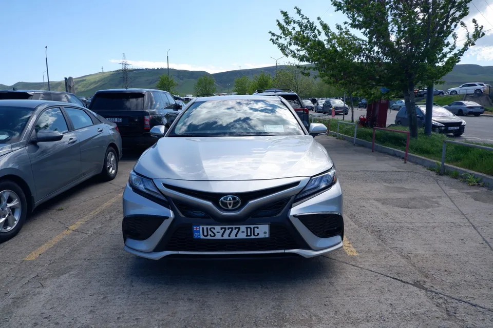 Toyota Camry 2023 — миниатюра 2