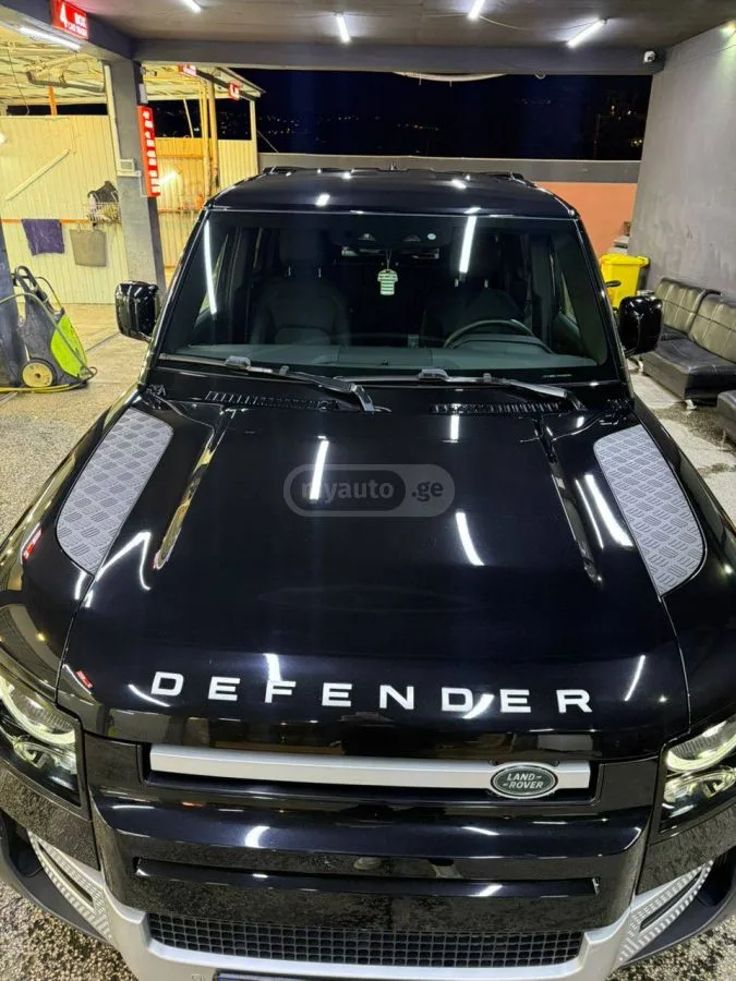 Land Rover Defender 110 2024 — миниатюра 2