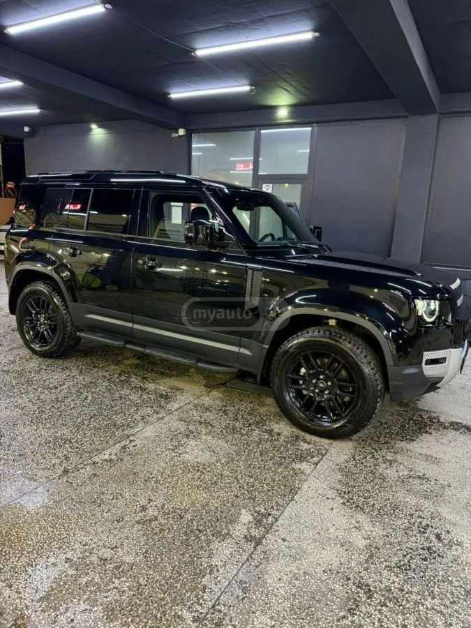 Land Rover Defender 110 2024 — фото 1, купить с доставкой в Москву