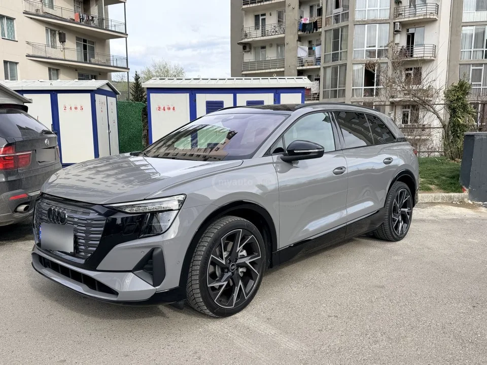 Audi E-Tron 2022 — миниатюра 2
