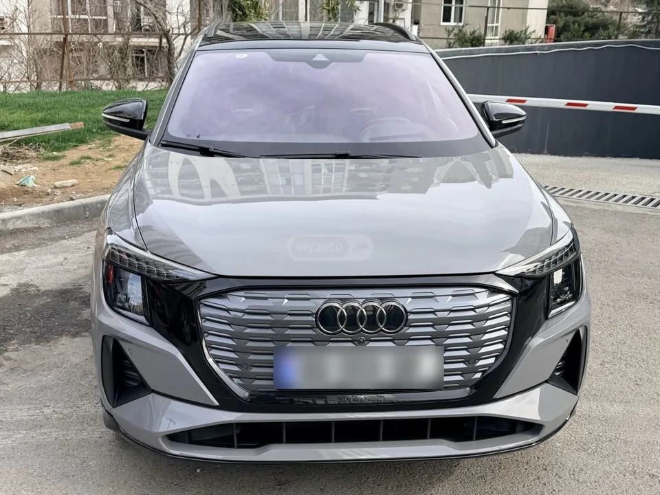 Audi E-Tron 2022 — миниатюра 3