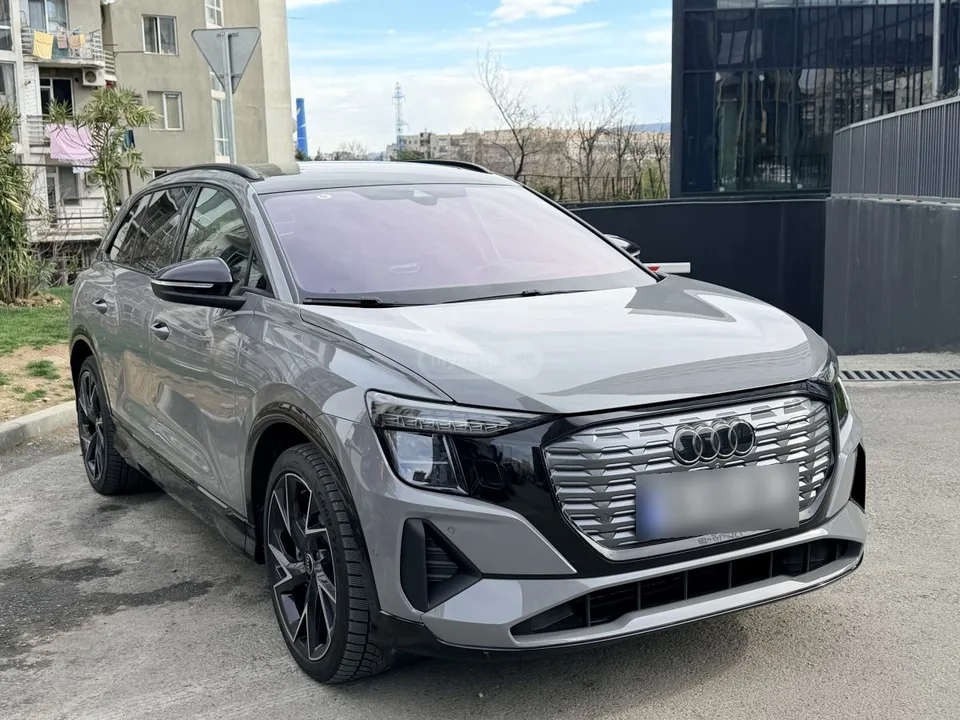 Audi E-Tron 2022 — миниатюра 5