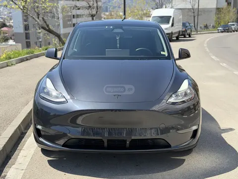 Tesla Model Y 2024 купить в Москве