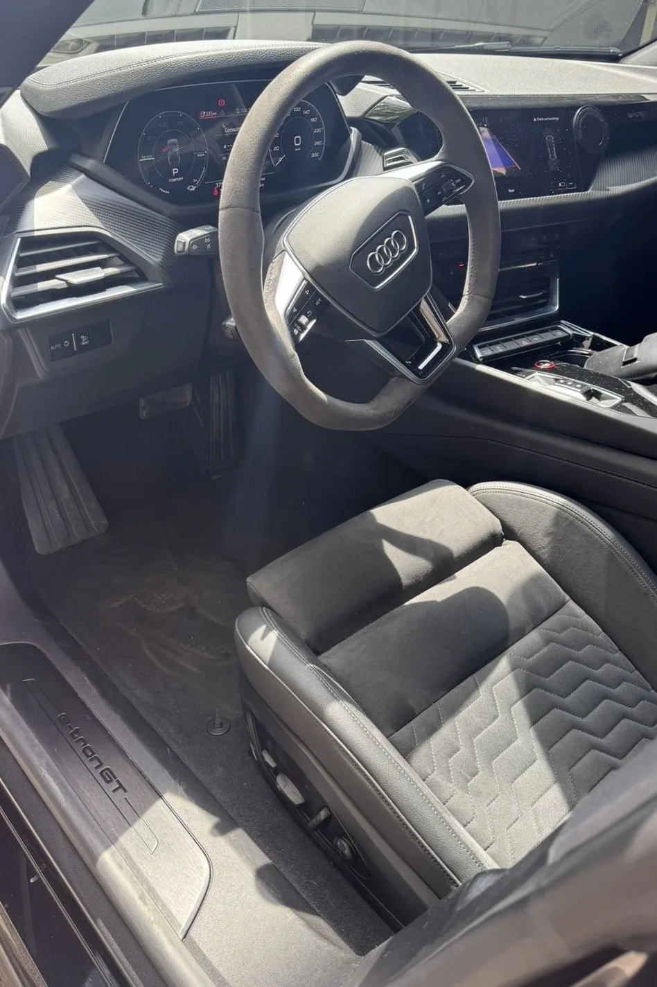 Audi E-Tron 2022 — миниатюра 4