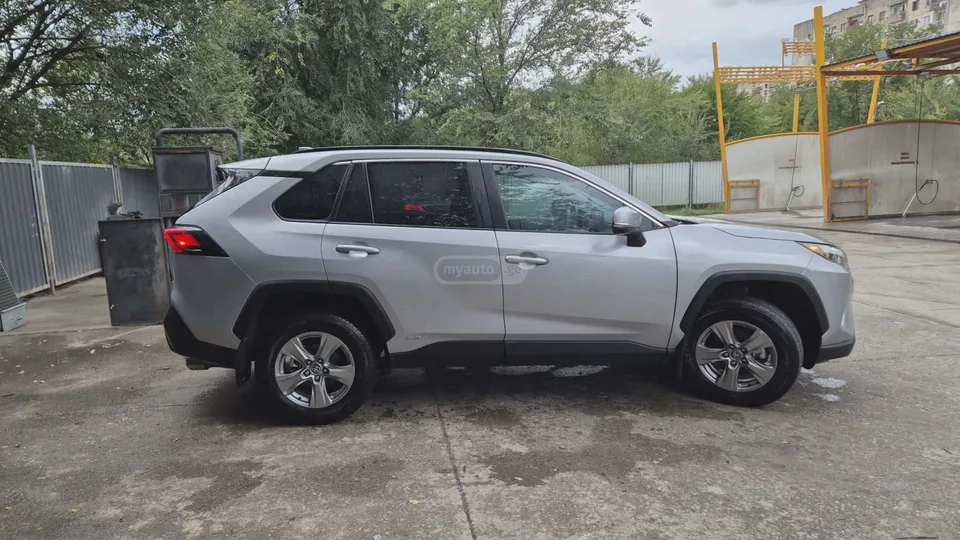 Toyota RAV4 Adventure 4dr All Wheel Drive 2024 — миниатюра 4
