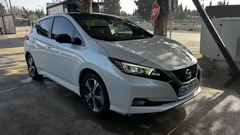 Nissan Leaf 2022 купить в Москве