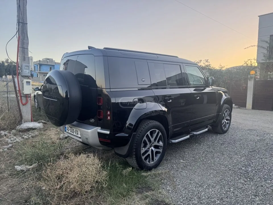 Land Rover Defender 110 2022 — миниатюра 3