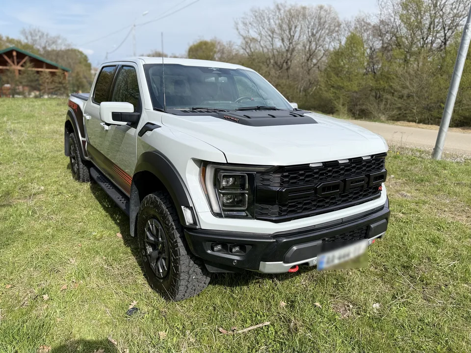 Ford F-150 Raptor 4x4 SuperCrew Cab 5.5 f 2023 — фото 1, купить с доставкой в Москву