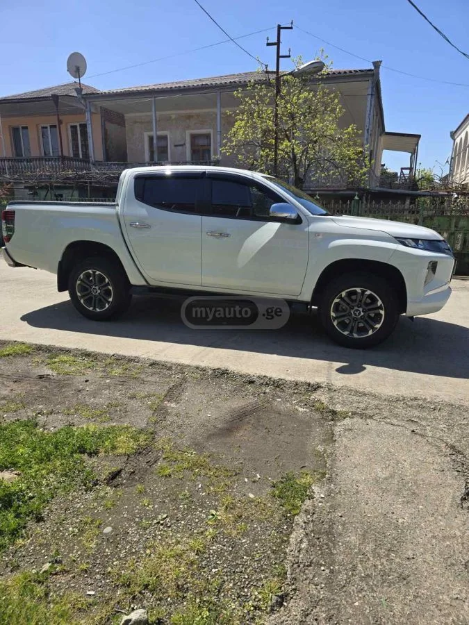 Mitsubishi L 200 2023 — фото 1, купить с доставкой в Москву