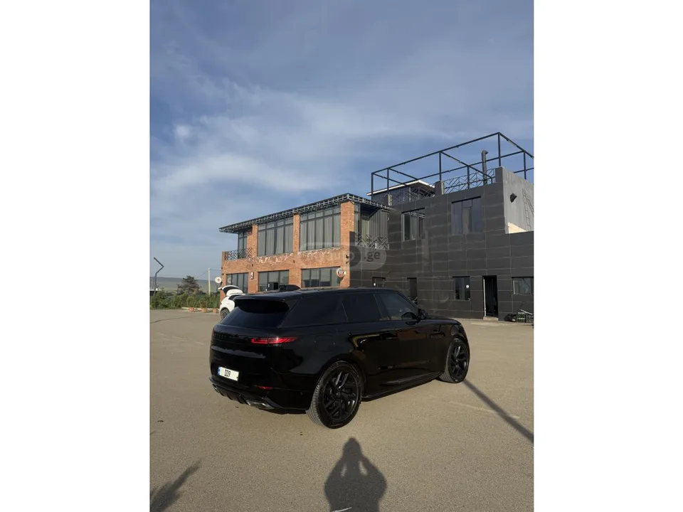 Land Rover Range Rover Sport SE 4dr 4x4 Automatic 2023 — миниатюра 3