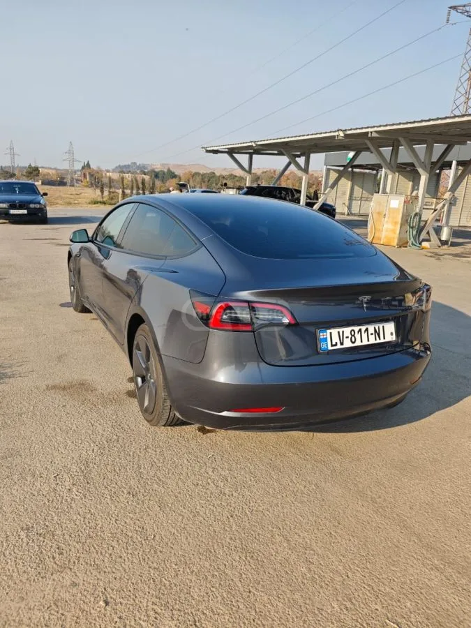 Tesla Model 3 Standart plus 2023 — миниатюра 3