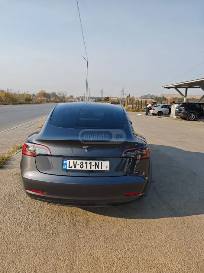 Tesla Model 3 Standart plus 2023 — миниатюра 4