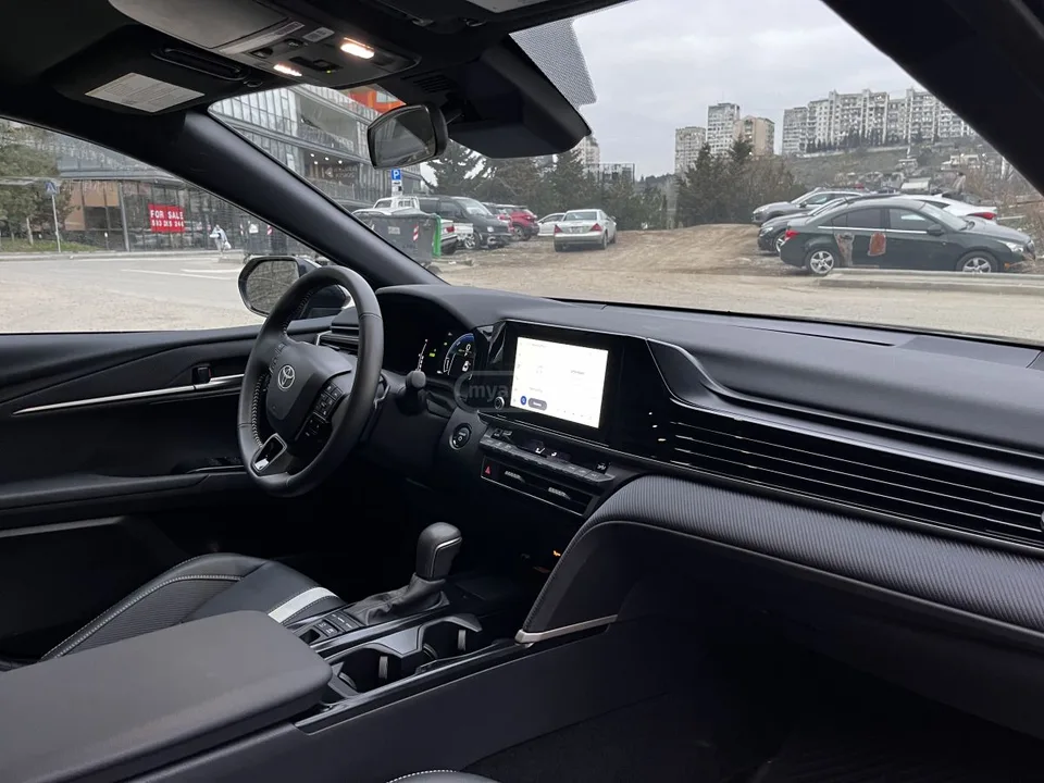 Toyota Camry SE 2025 — миниатюра 4
