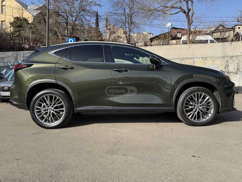Lexus NX 350 Luxury 4dr All-Wheel Drive Aut 2022 — фото 1, купить с доставкой в Москву
