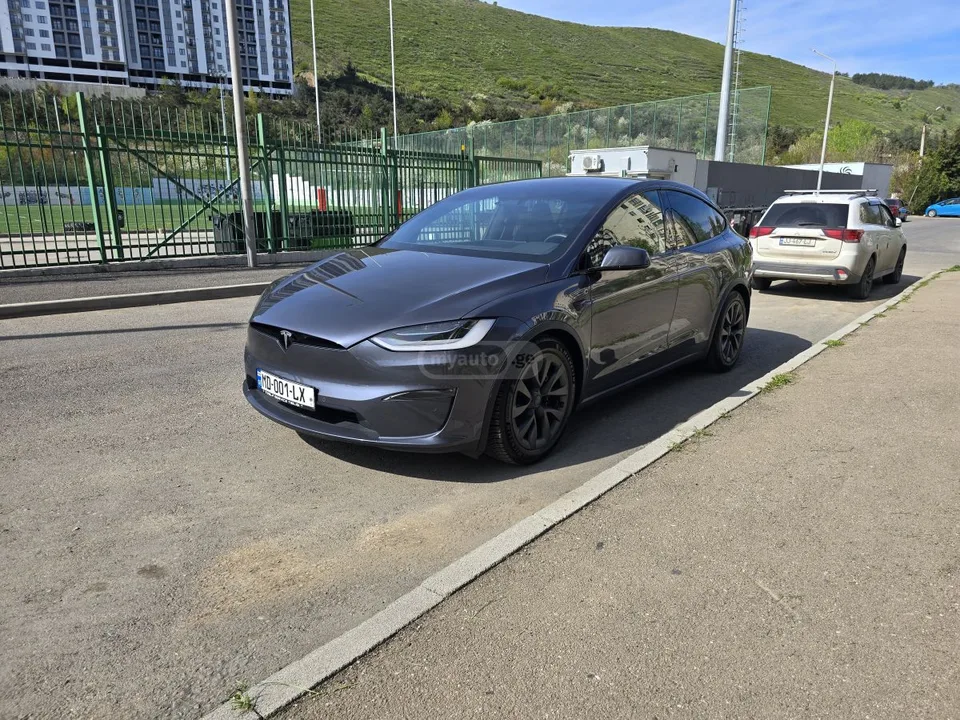 Tesla Model X 2022 — фото 1, купить с доставкой в Москву