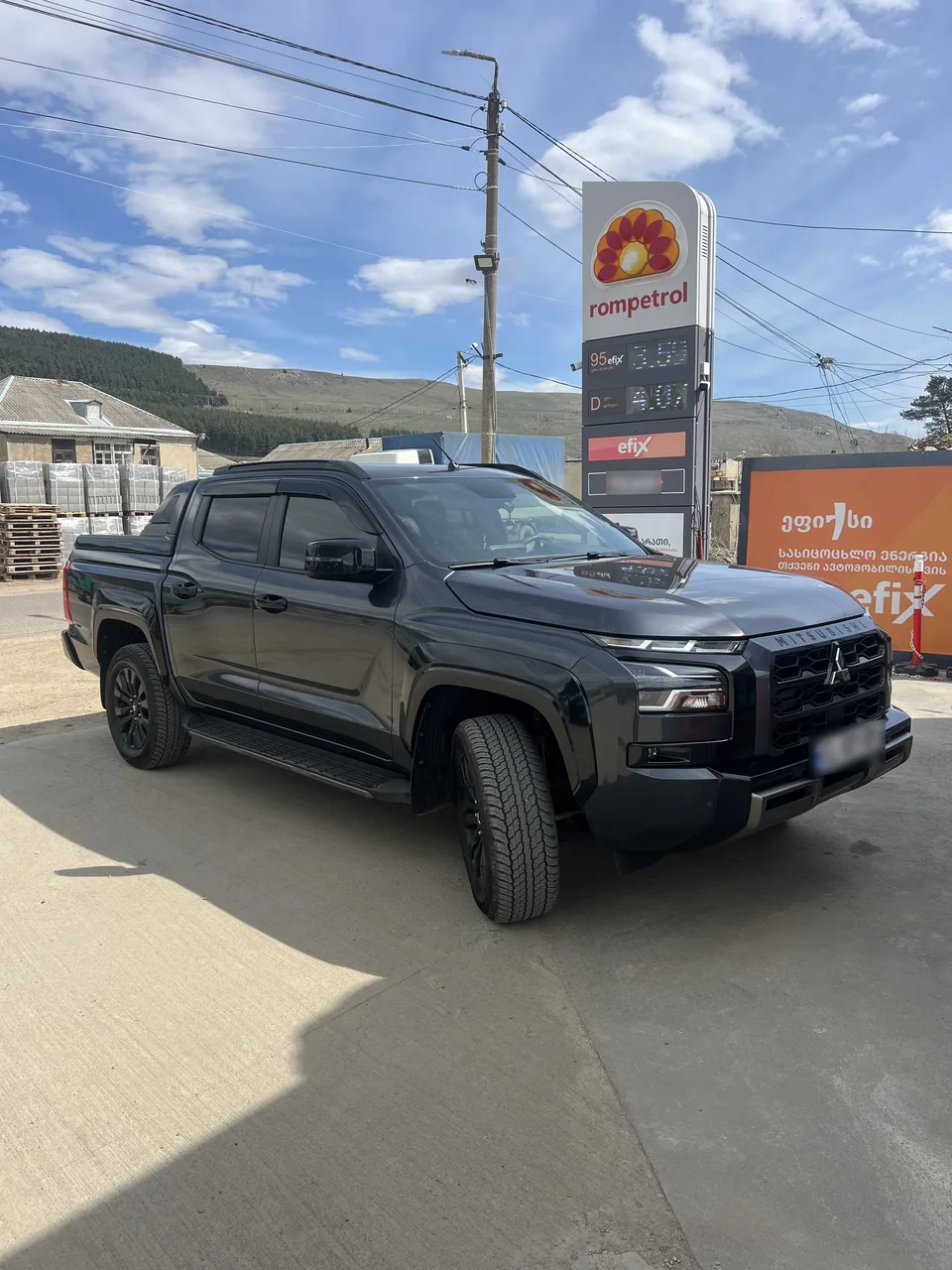 Mitsubishi L 200 2025 — фото 1, купить с доставкой в Москву