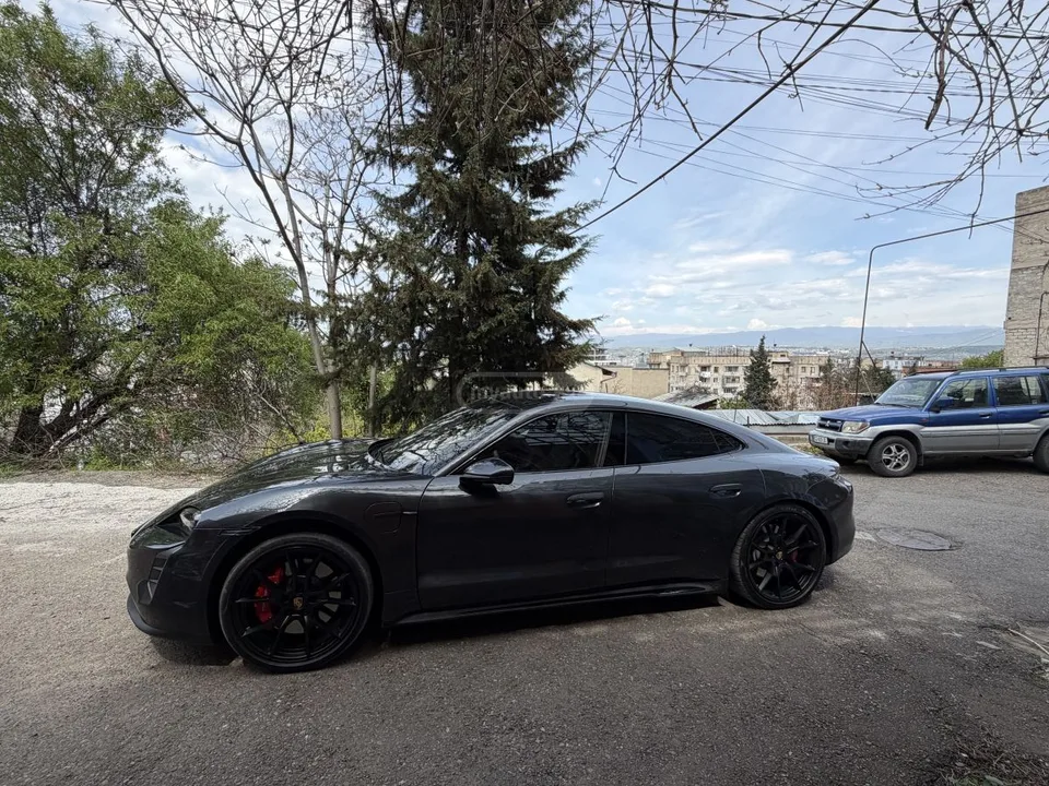 Porsche Taycan 4 S GTS 2023 — миниатюра 3