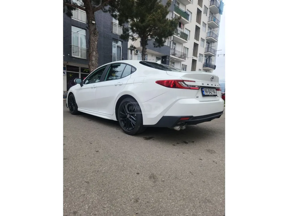 Toyota Camry Se 2025 — миниатюра 3
