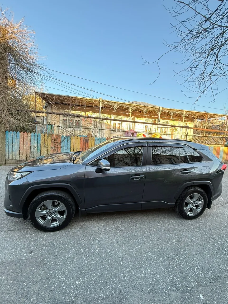 Toyota RAV4 2023 — миниатюра 3