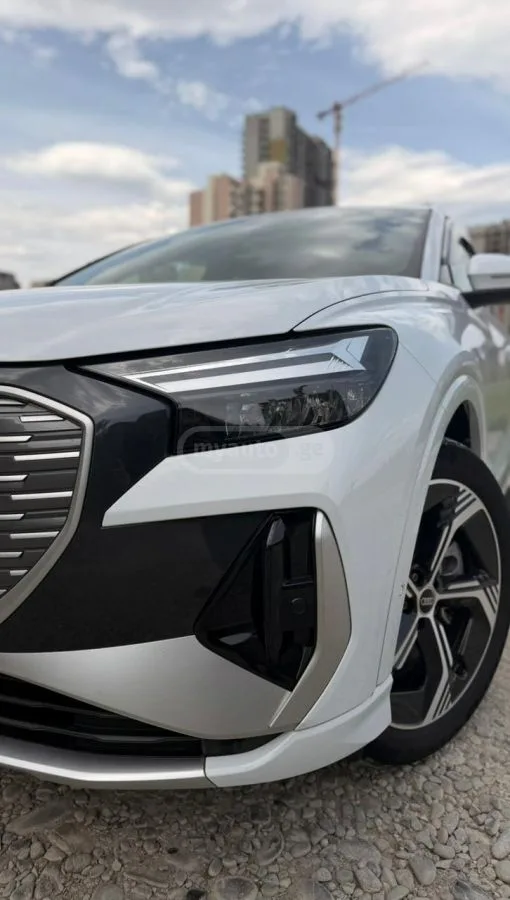 Audi Q4 E-Tron 40 Premium 4dr 4x2 Sport Utili 2023 — миниатюра 3