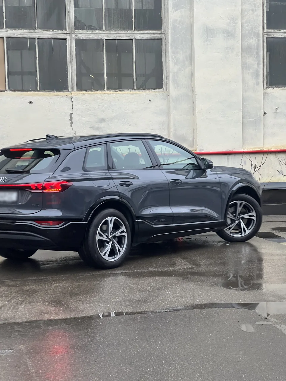 Audi E-Tron 2025 — миниатюра 2