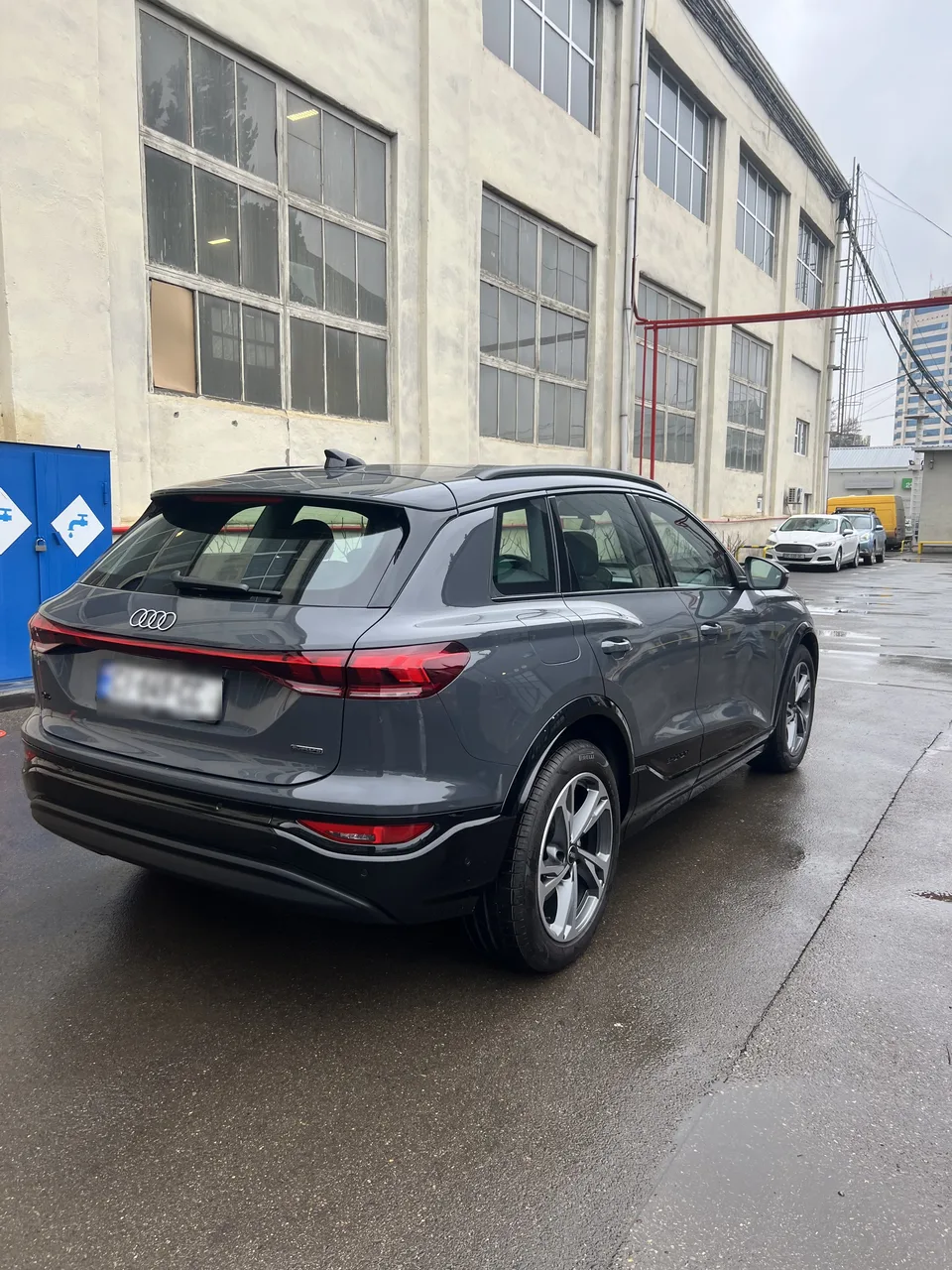 Audi E-Tron 2025 — миниатюра 4