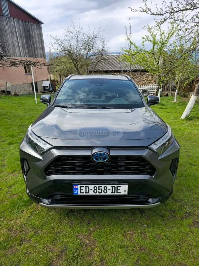 Toyota RAV 4 LE 4dr All-Wheel Drive Automat 2022 — фото 1, купить с доставкой в Москву