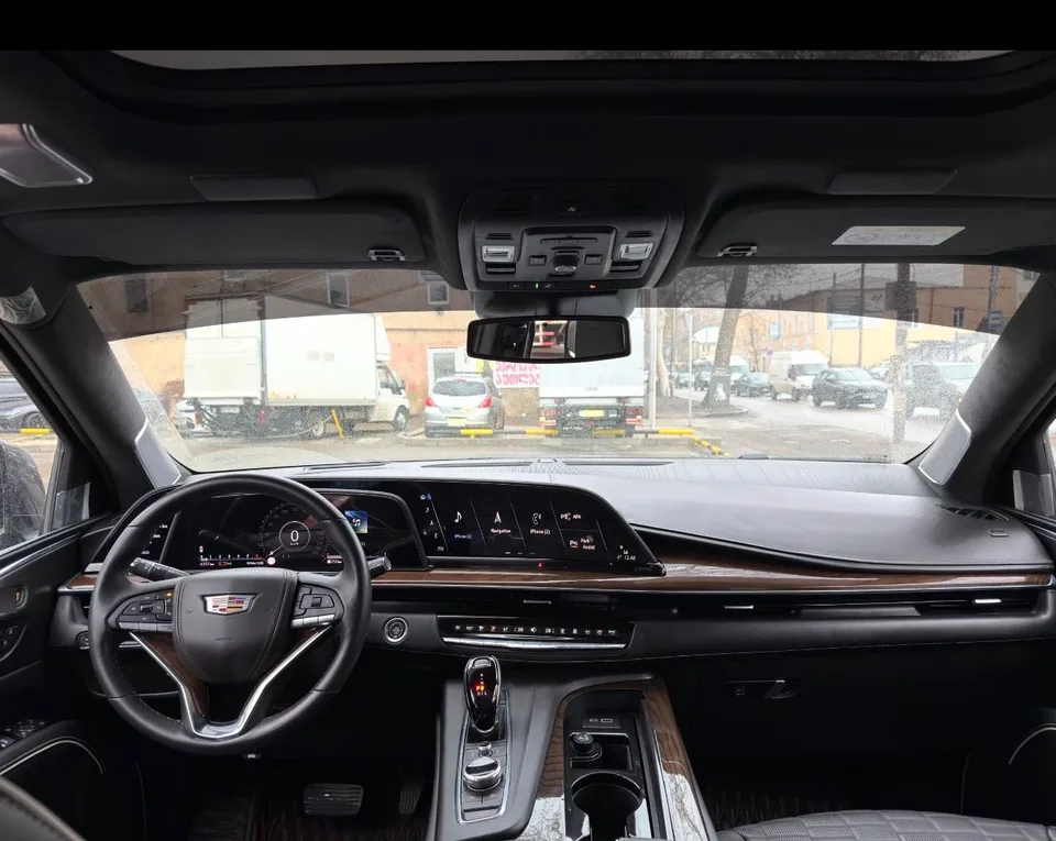 Cadillac Escalade 2023 — миниатюра 3