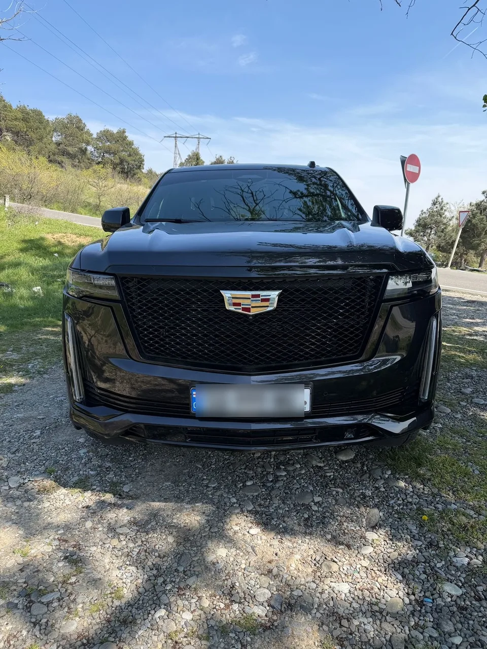 Cadillac Escalade 2023 — фото 1, купить с доставкой в Москву