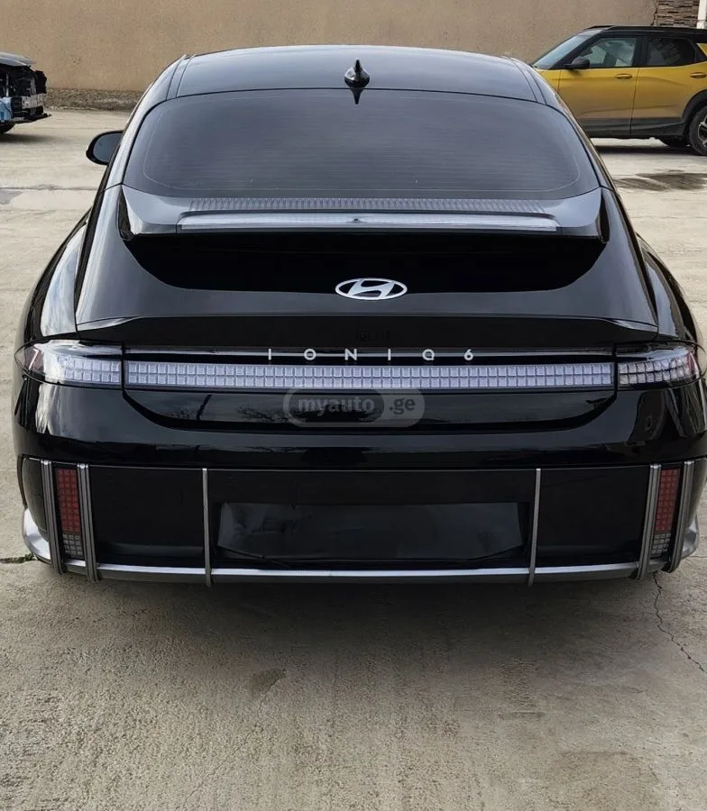 Hyundai Ioniq 6 2023 — миниатюра 2