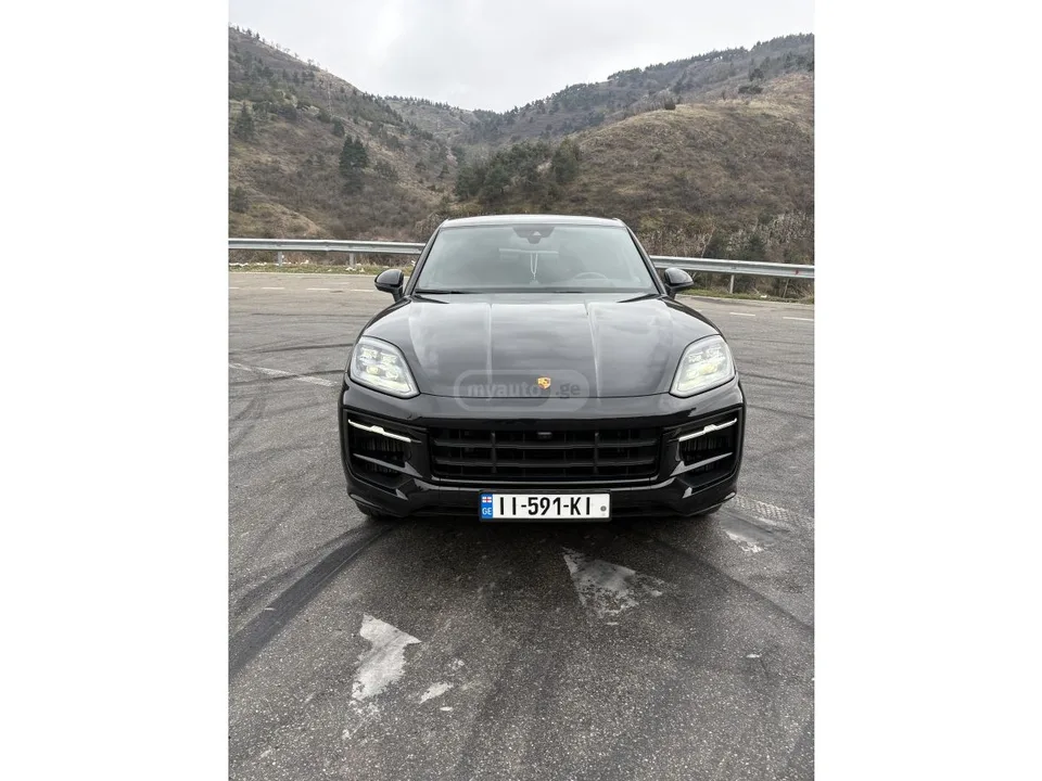 Porsche Cayenne 2023 — миниатюра 2