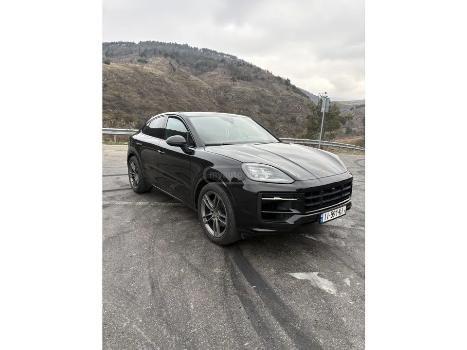 Porsche Cayenne 2023 — фото 1, купить с доставкой в Москву