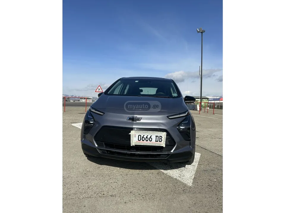 Chevrolet Bolt EV 2023 — миниатюра 2