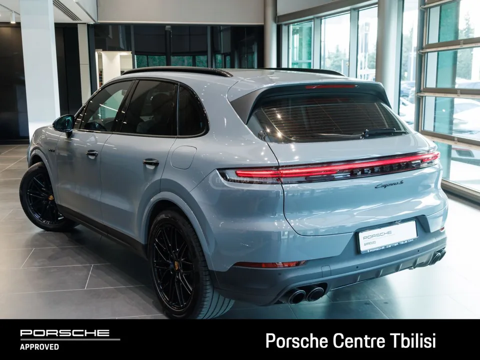 Porsche Cayenne 2024 — миниатюра 3