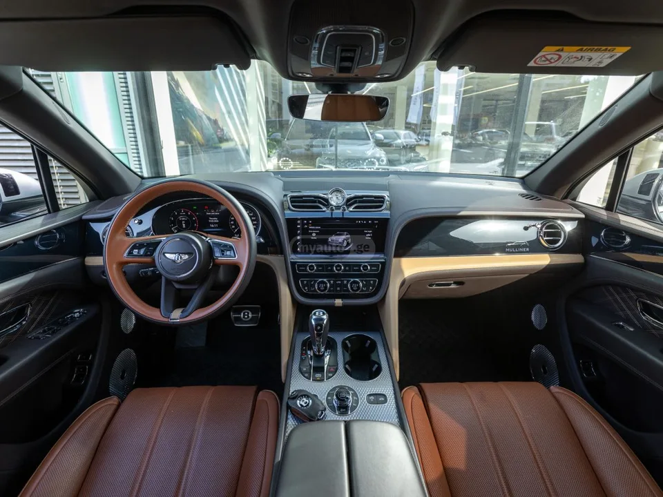 Bentley Bentayga 2025 — миниатюра 3